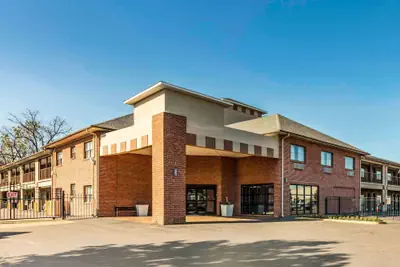 Photo 2 - Quality Inn Memphis Airport