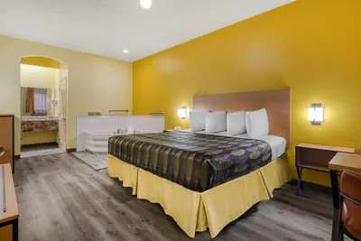 Photo 2 - SureStay Hotel By Best Western Mission