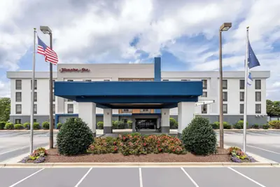 Photo 2 - Hampton Inn Myrtle Beach-West