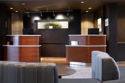 Photo 3 - Courtyard by Marriott Oakland Airport