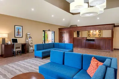 Photo 4 - Comfort Inn & Suites Cincinnati Eastgate