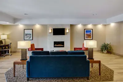 Photo 3 - Comfort Inn Airport
