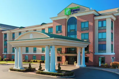 Photo 2 - Holiday Inn Express Hotel & Suites Warwick-Providence (Arpt) by IHG