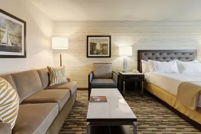 Photo 4 - Holiday Inn Express Hotel & Suites Warwick-Providence (Arpt) by IHG