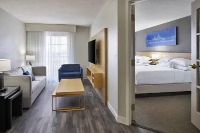 Photo 5 - Delta Hotels by Marriott Norfolk Airport