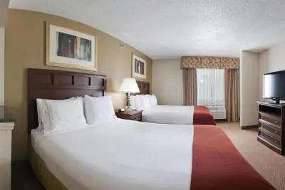 Photo 5 - Holiday Inn Express Hotel & Suites by IHG