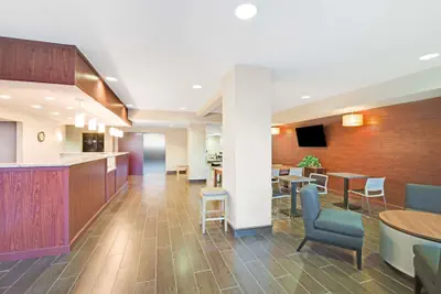 Photo 2 - Microtel Inn & Suites by Wyndham Urbandale/Des Moines