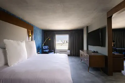 Photo 3 - Bally's Baton Rouge Hotel