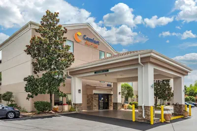 Photo 2 - Comfort Suites Cordova