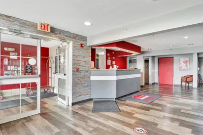 Photo 5 - Ramada Limited by Wyndham, Bloomington I-55 & I-74 IL
