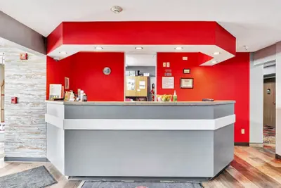 Photo 4 - Ramada Limited by Wyndham, Bloomington I-55 & I-74 IL