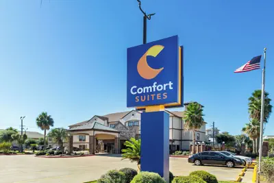 Photo 2 - Comfort Suites Lake Jackson Clute