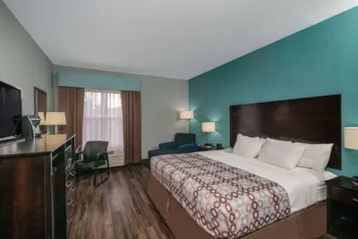Photo 5 - La Quinta Inn & Suites by Wyndham Knoxville East