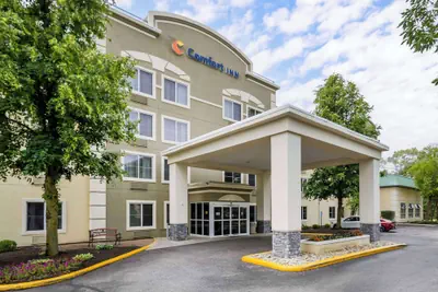 Photo 2 - Comfort Inn North/Polaris