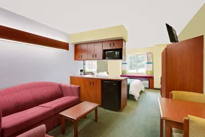 Photo 3 - Microtel Inn & Suites by Wyndham Thomasville/High Point/Lexi