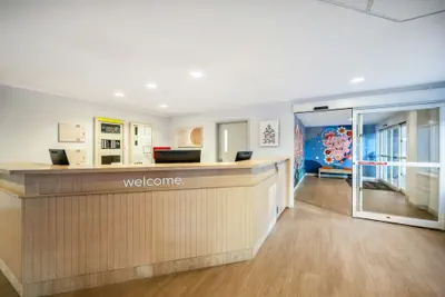 Photo 4 - Sonesta Simply Suites Jersey City
