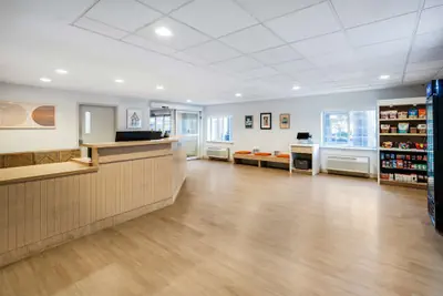 Photo 5 - Sonesta Simply Suites Jersey City