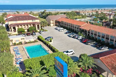 Photo 2 - La Fiesta Ocean Inn And Suites