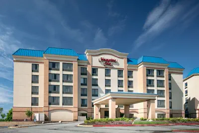 Photo 2 - Hampton Inn Council Bluffs