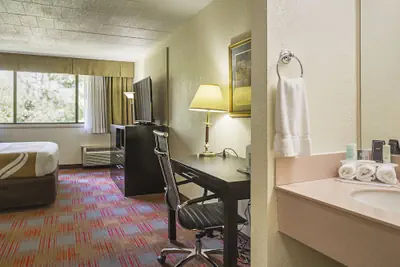 Photo 5 - Quality Inn & Suites Altoona