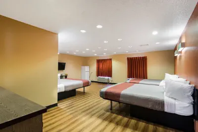 Photo 5 - Motel 6 Libertyville, IL