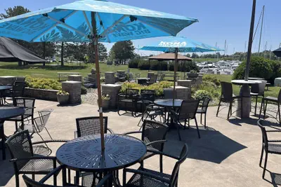 Photo 2 - Barker's Island Inn Resort