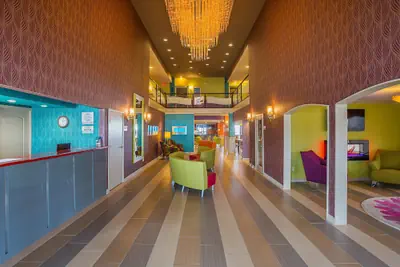 Photo 3 - Clarion Inn & Suites Evansville Eastland Area