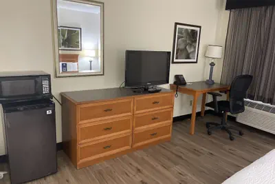 Photo 5 - La Quinta Inn & Suites by Wyndham Tampa Brandon West
