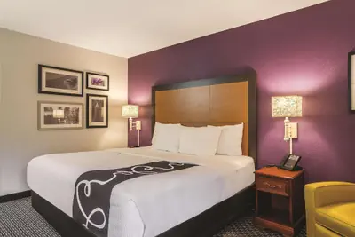 Photo 5 - Wingate by Wyndham Brunswick GA / I-95