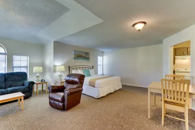 Photo 4 - Mariners Suites