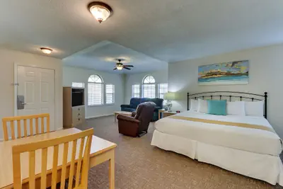 Photo 5 - Mariners Suites