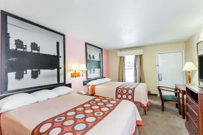 Photo 4 - Super 8 by Wyndham Statesboro