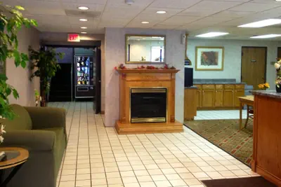 Photo 3 - Super 8 by Wyndham Logansport