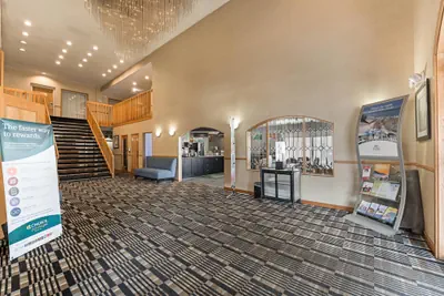 Photo 4 - Quality Inn & Suites Portage Central