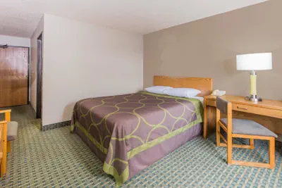 Photo 3 - Super 8 by Wyndham St. Charles