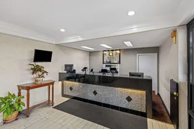 Photo 4 - Quality Inn Marietta near Dobbins ARB