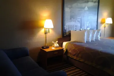 Photo 4 - Super 8 by Wyndham Plymouth