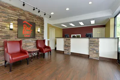 Photo 4 - Red Roof Inn Dalton