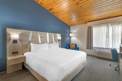 Photo 2 - Best Western Plus The Inn at Hampton