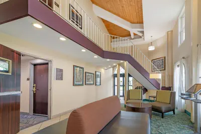 Photo 3 - Best Western Plus The Inn at Hampton