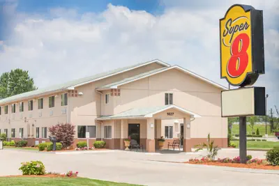 Photo 2 - Super 8 by Wyndham Owensboro