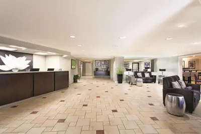 Photo 3 - La Quinta Inn & Suites by Wyndham Miami Airport East