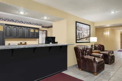 Photo 3 - Super 8 by Wyndham Maysville KY