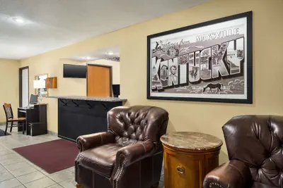 Photo 4 - Super 8 by Wyndham Maysville KY