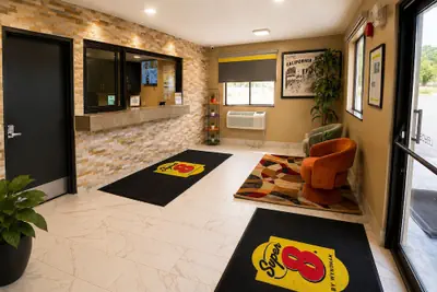 Photo 5 - Super 8 by Wyndham Lexington Park/California Area