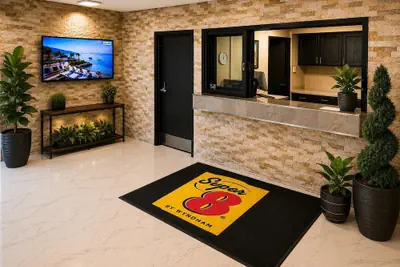 Photo 3 - Super 8 by Wyndham Lexington Park/California Area