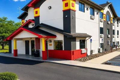 Photo 2 - Super 8 by Wyndham Lexington Park/California Area