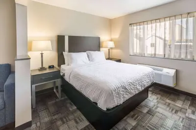 Photo 3 - AmericInn by Wyndham Green Bay Near Stadium