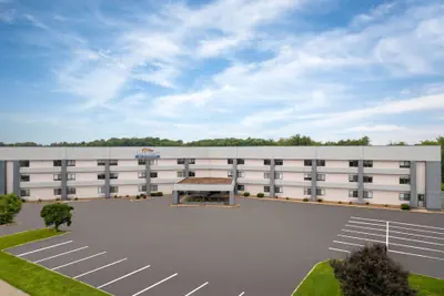 Photo 2 - Baymont by Wyndham Columbia, MO