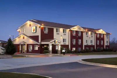 Photo 2 - Super 8 by Wyndham Joplin
